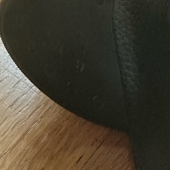 VALENTINO Rockstud Rubber Slider Sandal🖤 Size 37. Good condition! Barely worn - Picture 8 of 8